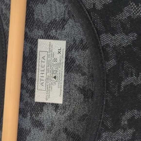 Athleta organic cotton basic layer long sleeves Black Patterned Women's Sweater - Picture 2 of 5